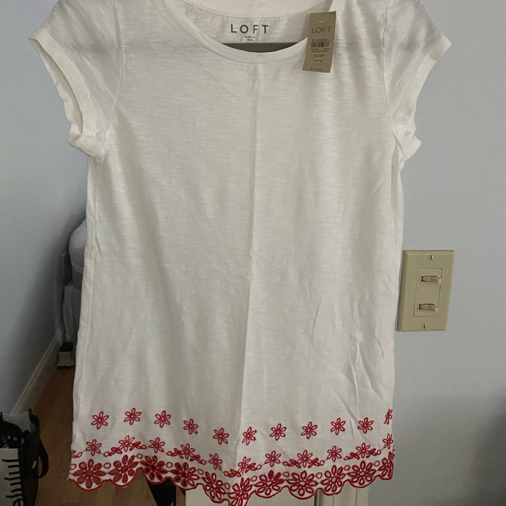 Loft T-Shirt W. tags !!!